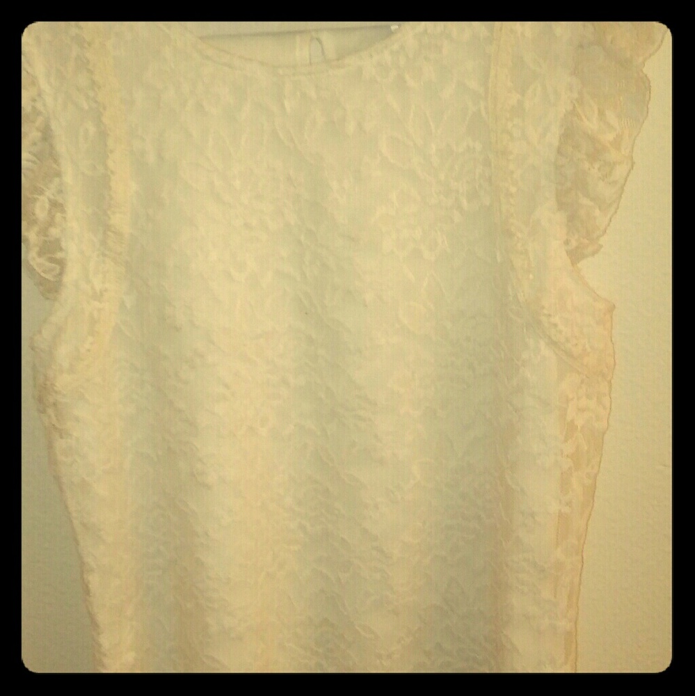 White lace short sleeve shirt